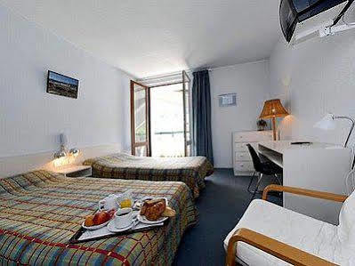 Les Chemins Francis - Modern Hotel Bagnols-les-Bains Экстерьер фото