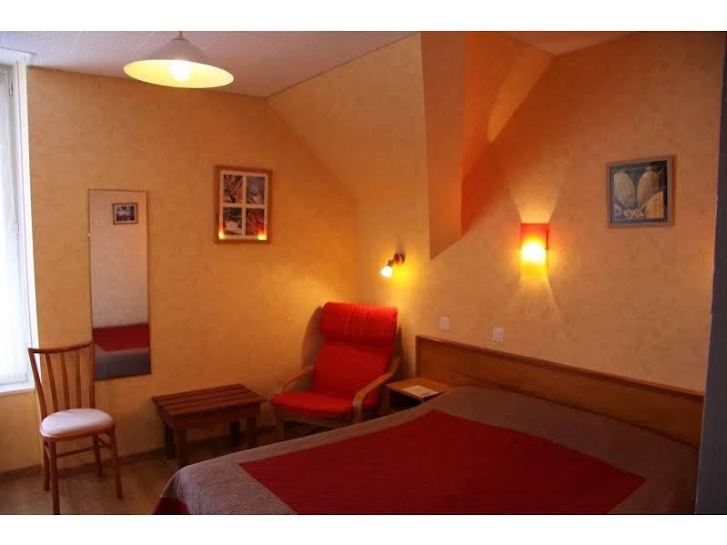 Les Chemins Francis - Modern Hotel Bagnols-les-Bains Экстерьер фото