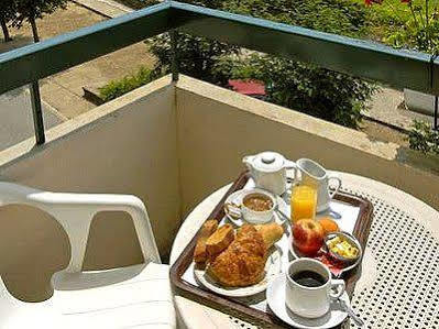 Les Chemins Francis - Modern Hotel Bagnols-les-Bains Экстерьер фото